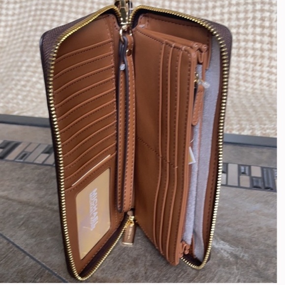 Michael Kors Jet Set Travel Large Travel CONTINENTAL Wristlet-Wallet Brown - Picture 4 of 11